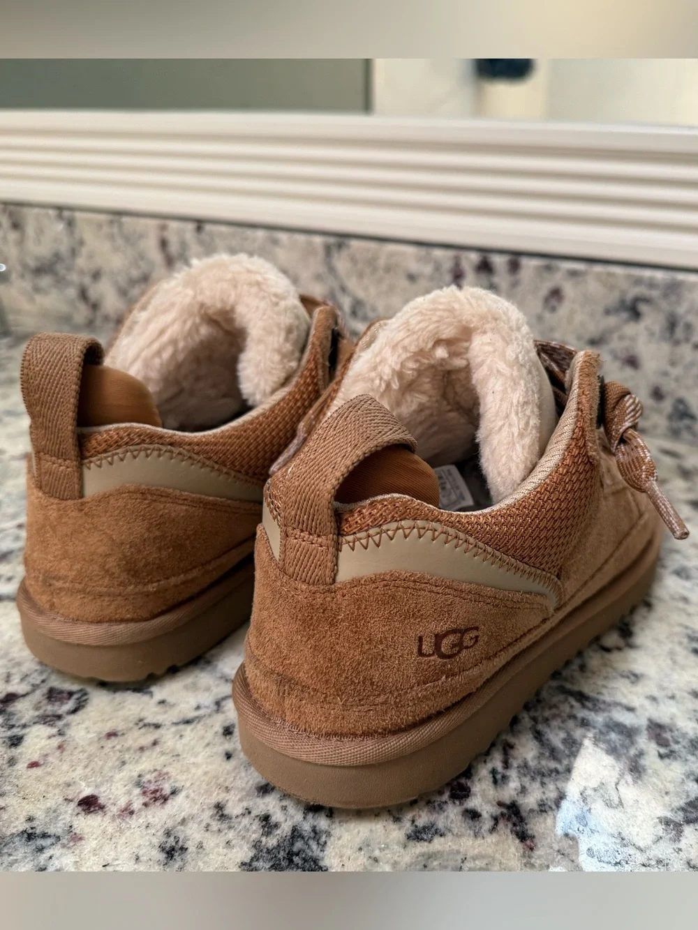 UGG Kids Tan Suede Lace-Up Cozy-Lined Boots